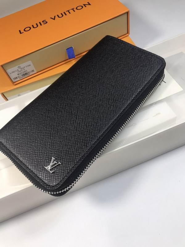 LV Wallets 252